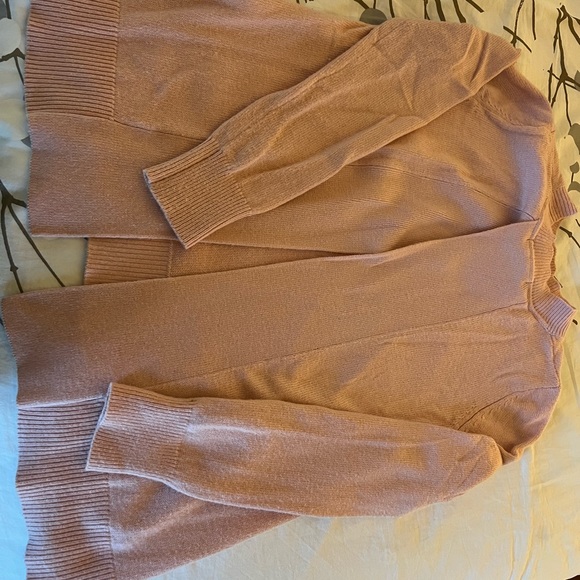 Boden swing back sweater in blush. Size-M - Picture 2 of 3